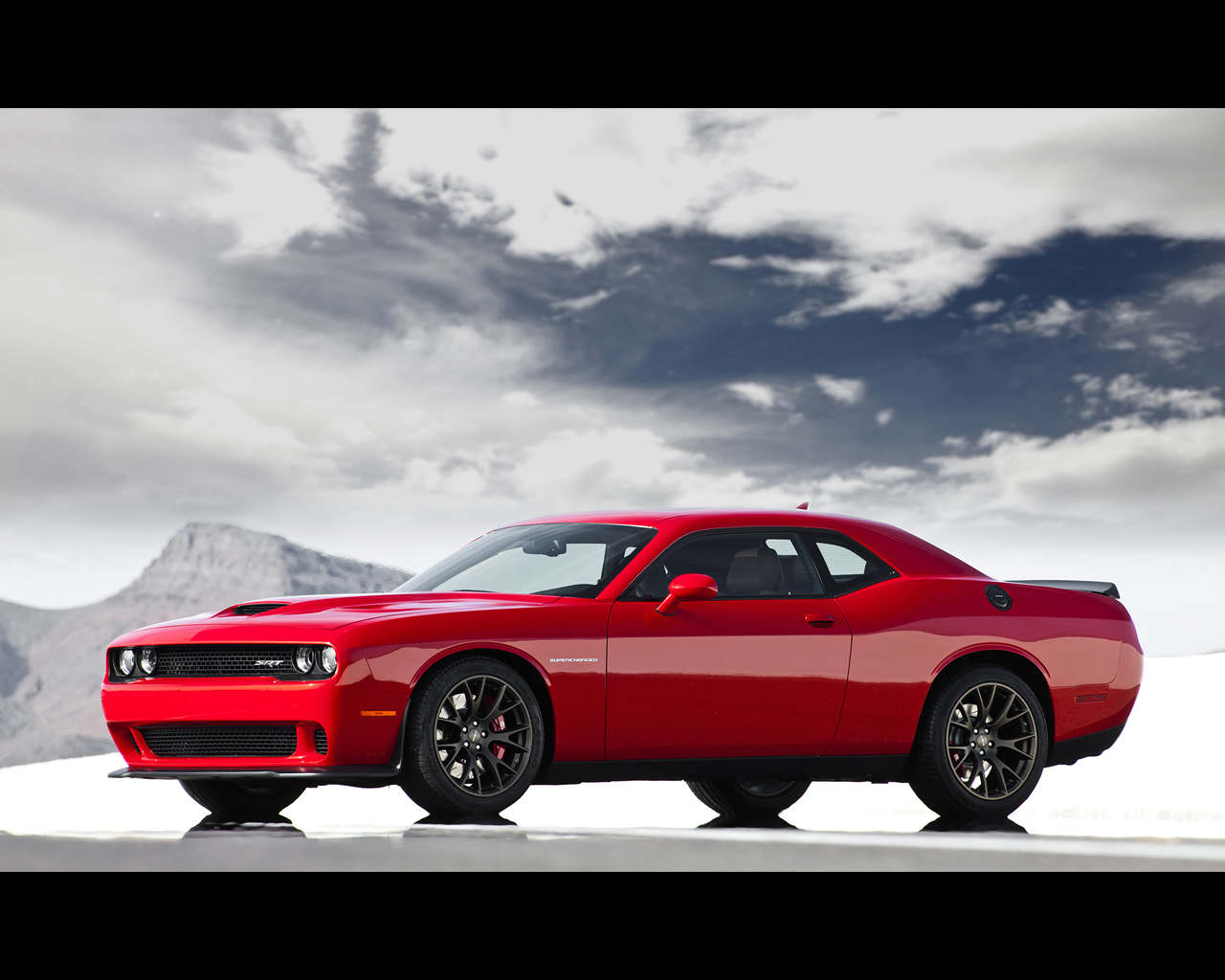 Dodge Challenger SRT 392 Hemi and SRT Hellcat 2015