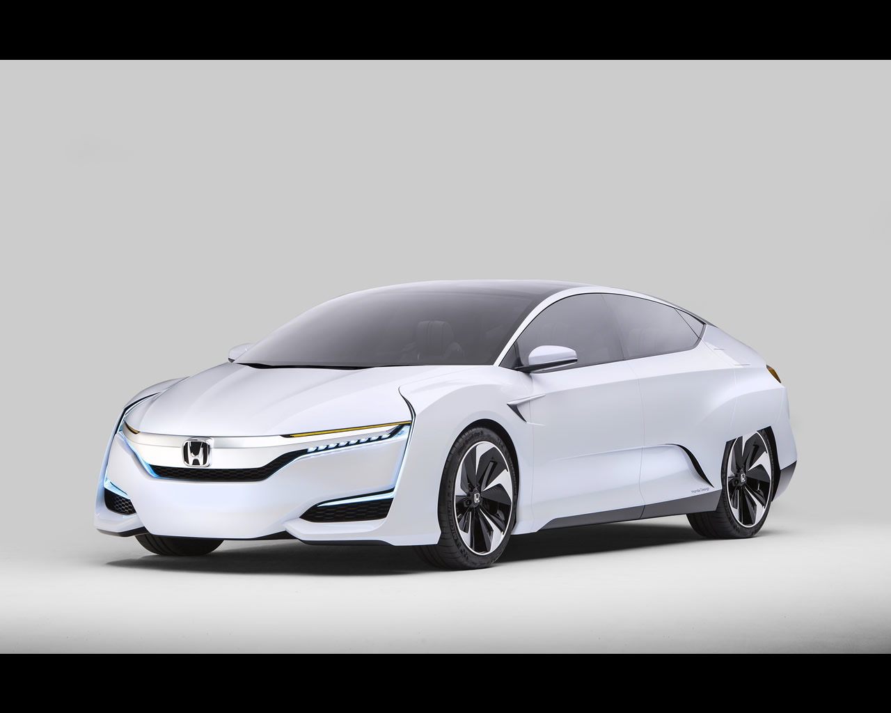 Honda FCV Hydrogen Fuel Cell Concept 2015